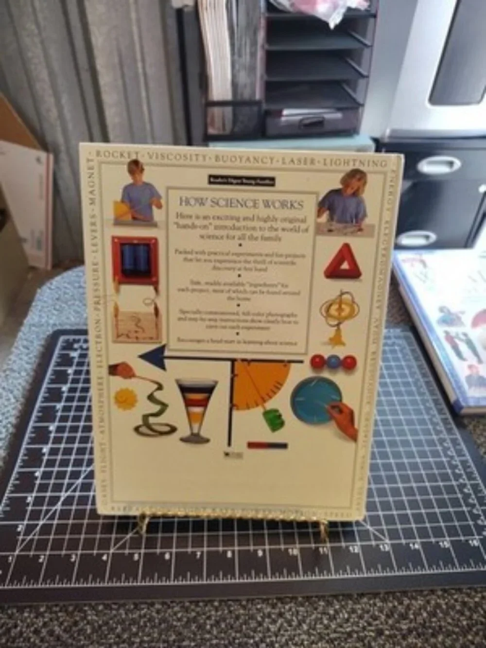 Readers Digest ~ How Science Works by Judith Hann - Like New